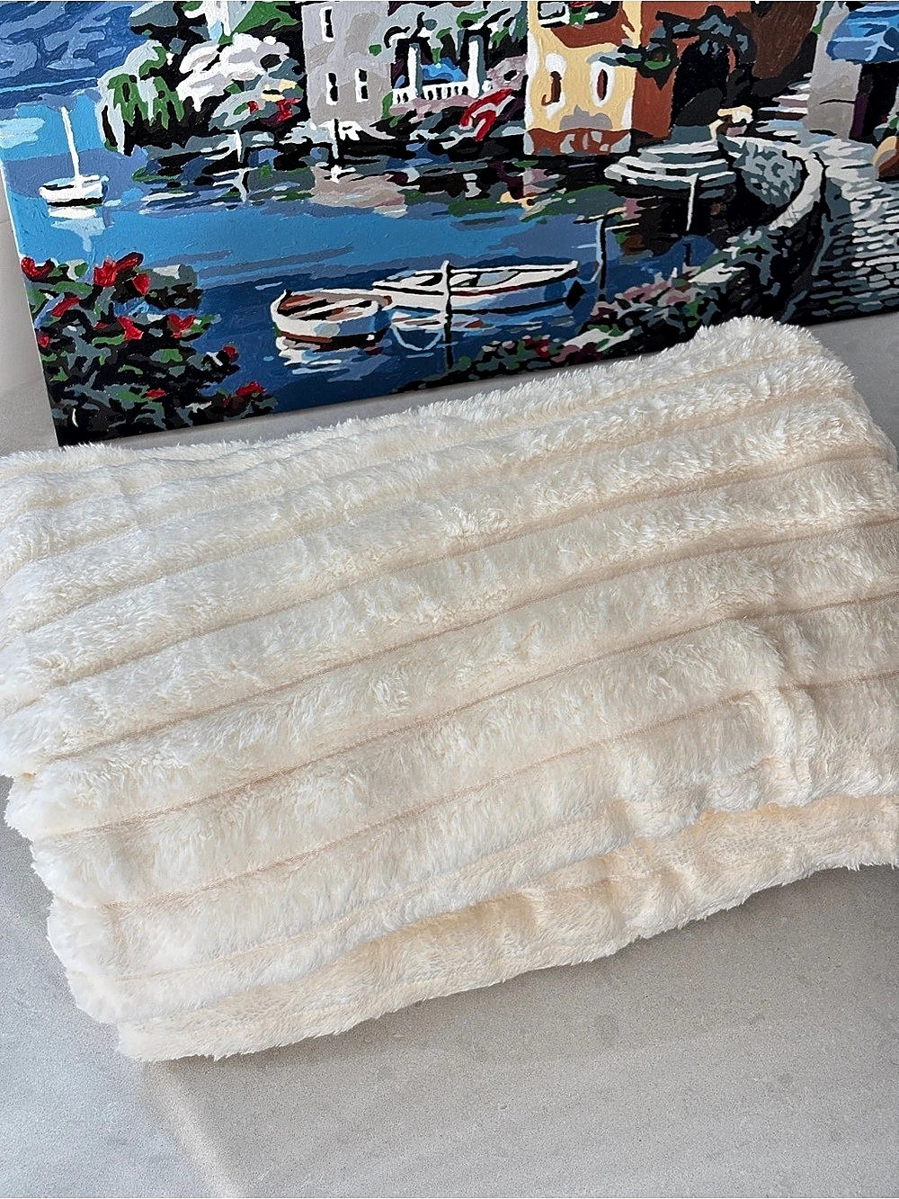 Textured Striped Bath Towel in Cream Like New